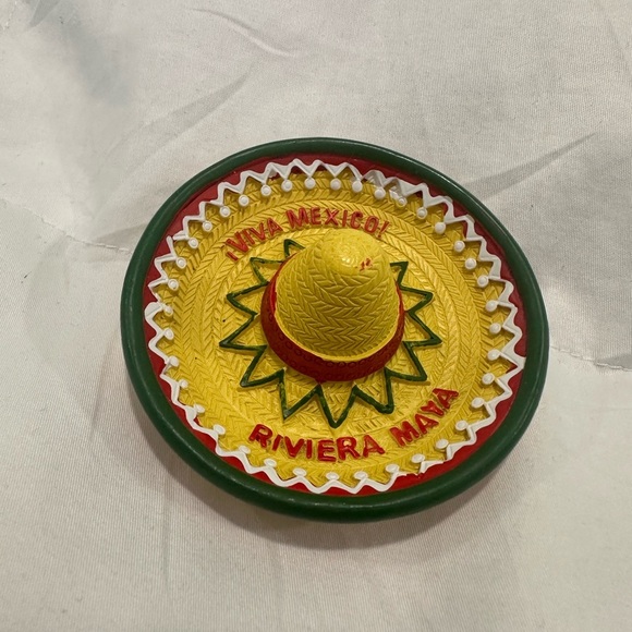 Pier 27 Cancun Beer Badge and Souvenir Set - Picture 2 of 5